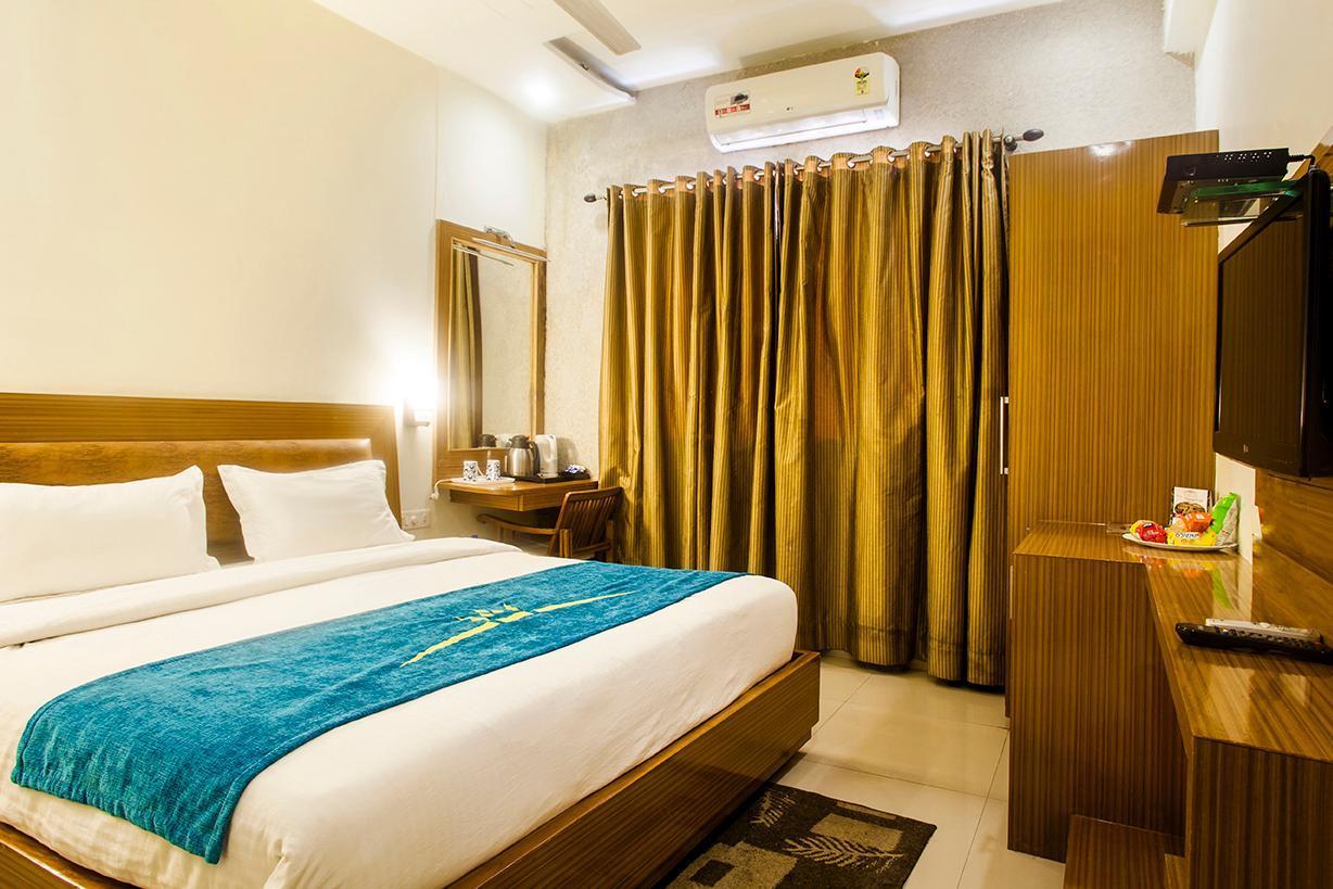 Hotel Poonam Plaza Agra  Exterior foto